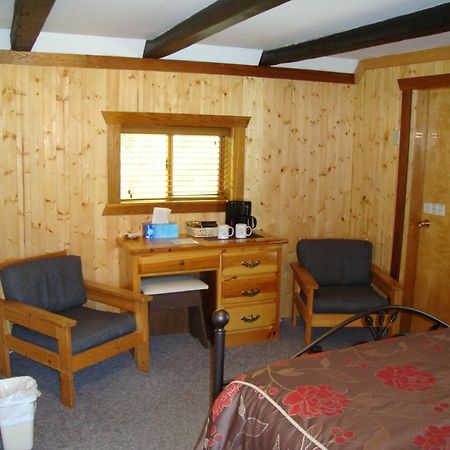 Helmcken Falls Lodge Cabin Rooms And Rv Park Clearwater Kültér fotó